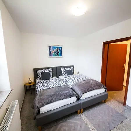 Nyaraló Wyspa Uznam - *